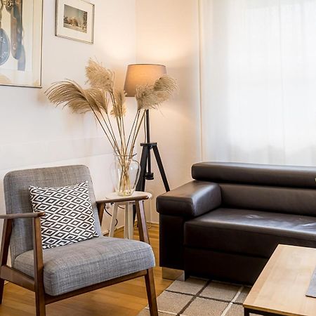 Velden - Villa Right In The Center With Private Parking เวลเดน อัม เวิร์ทเทอร์ซี ภายนอก รูปภาพ